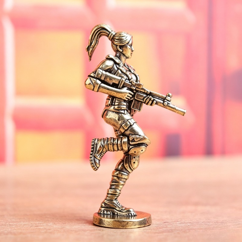 Vintage Collectible Ornaments - 真鍮製の女性戦士の置物、アンティーク調の金属製アート彫刻、テーマに沿った卓上装飾品、コレクションアイテム、手作りのギフト。