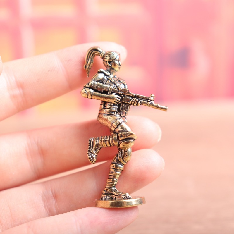真鍮製の女性戦士の置物、アンティーク調の金属製アート彫刻、テ - Vintage Collectible Ornaments のレビューと価格