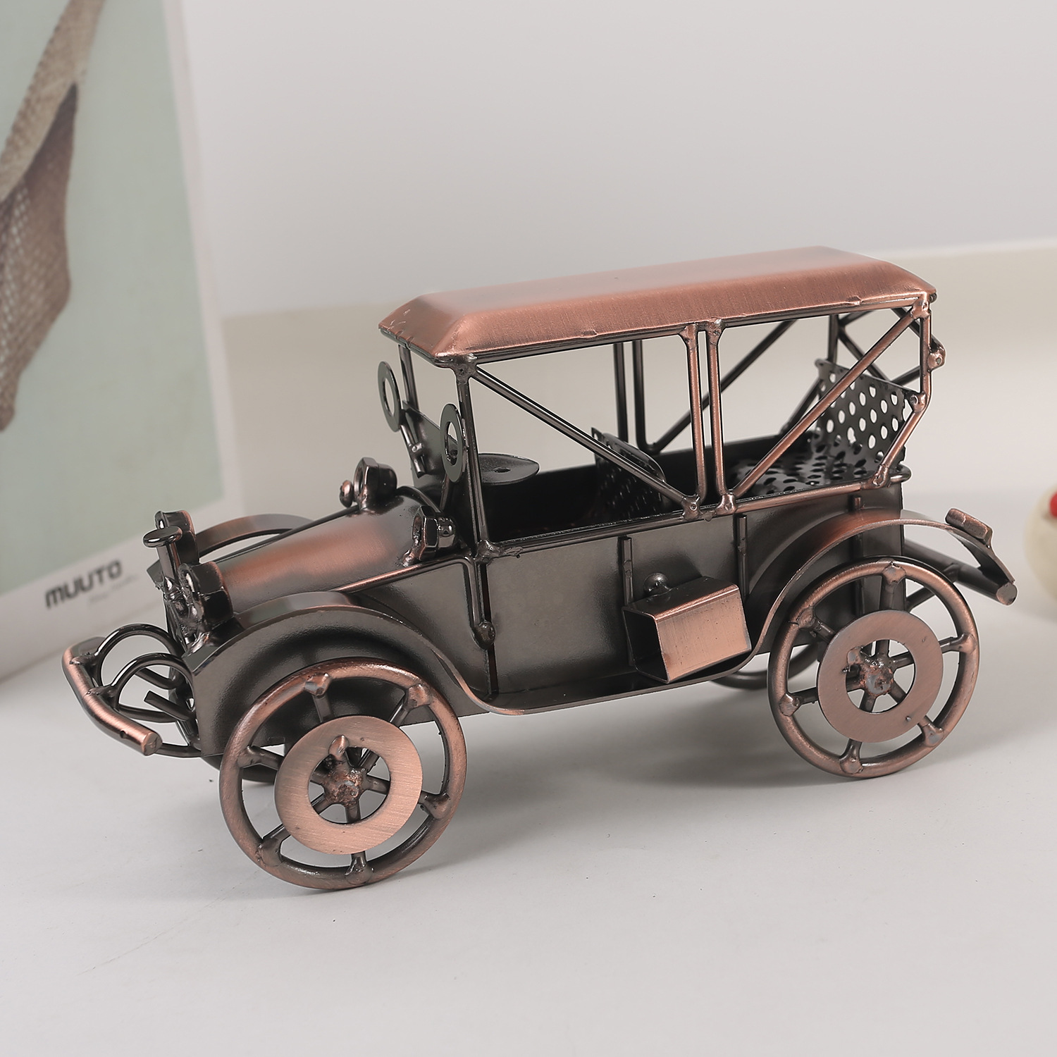 ヨーロッパスタイルのヴィンテージ合金古い車の模型装飾品クリエ - Vintage Collectible Ornaments のレビューと価格