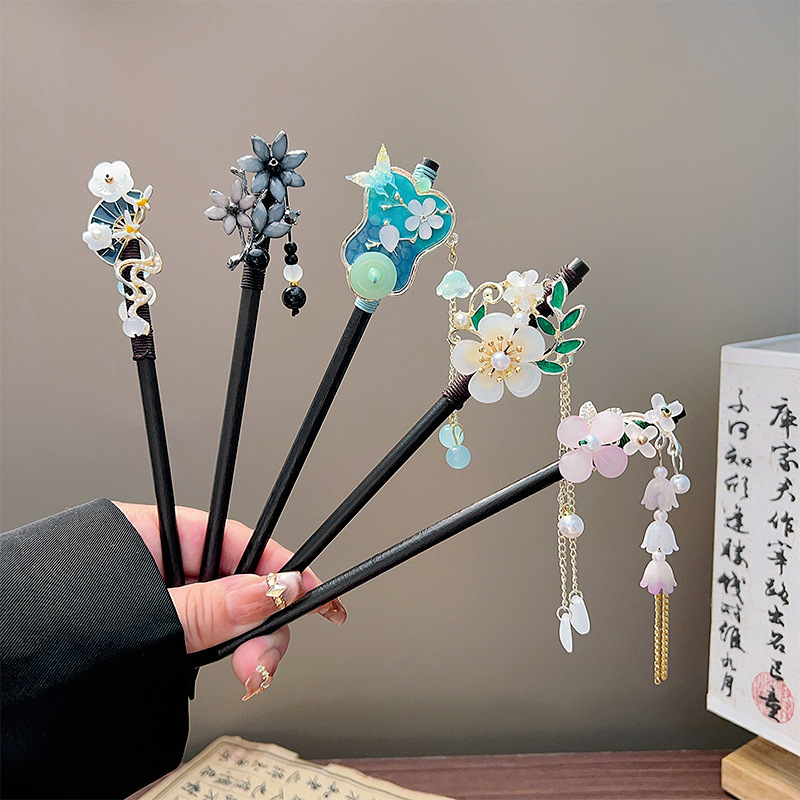 クラシックタッセルヘアスティック黒木製フラワーパールヘアピン - Vintage Collector のレビューと価格